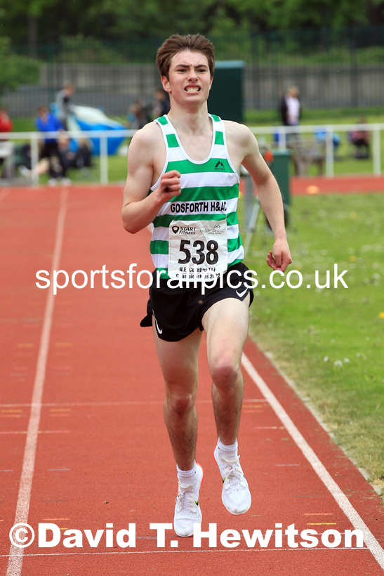 Men and Boys 3000 metres, 2022 North Eastern Track and Field Champs., Middlesbrough. David T. Hewitson/Sports for All Pics
